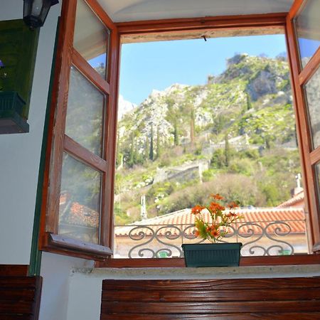 Montenegro Backpackers Home Cattaro Esterno foto