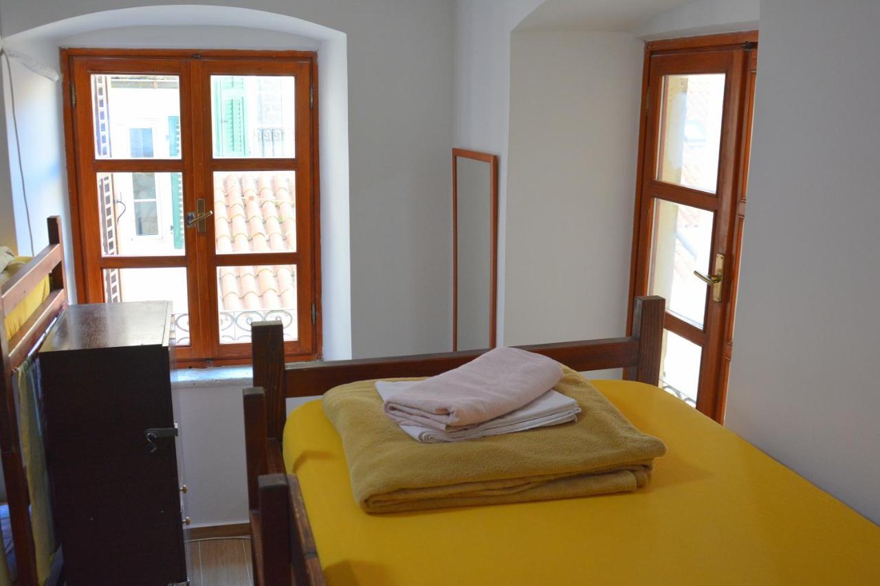 Montenegro Backpackers Home Cattaro Esterno foto