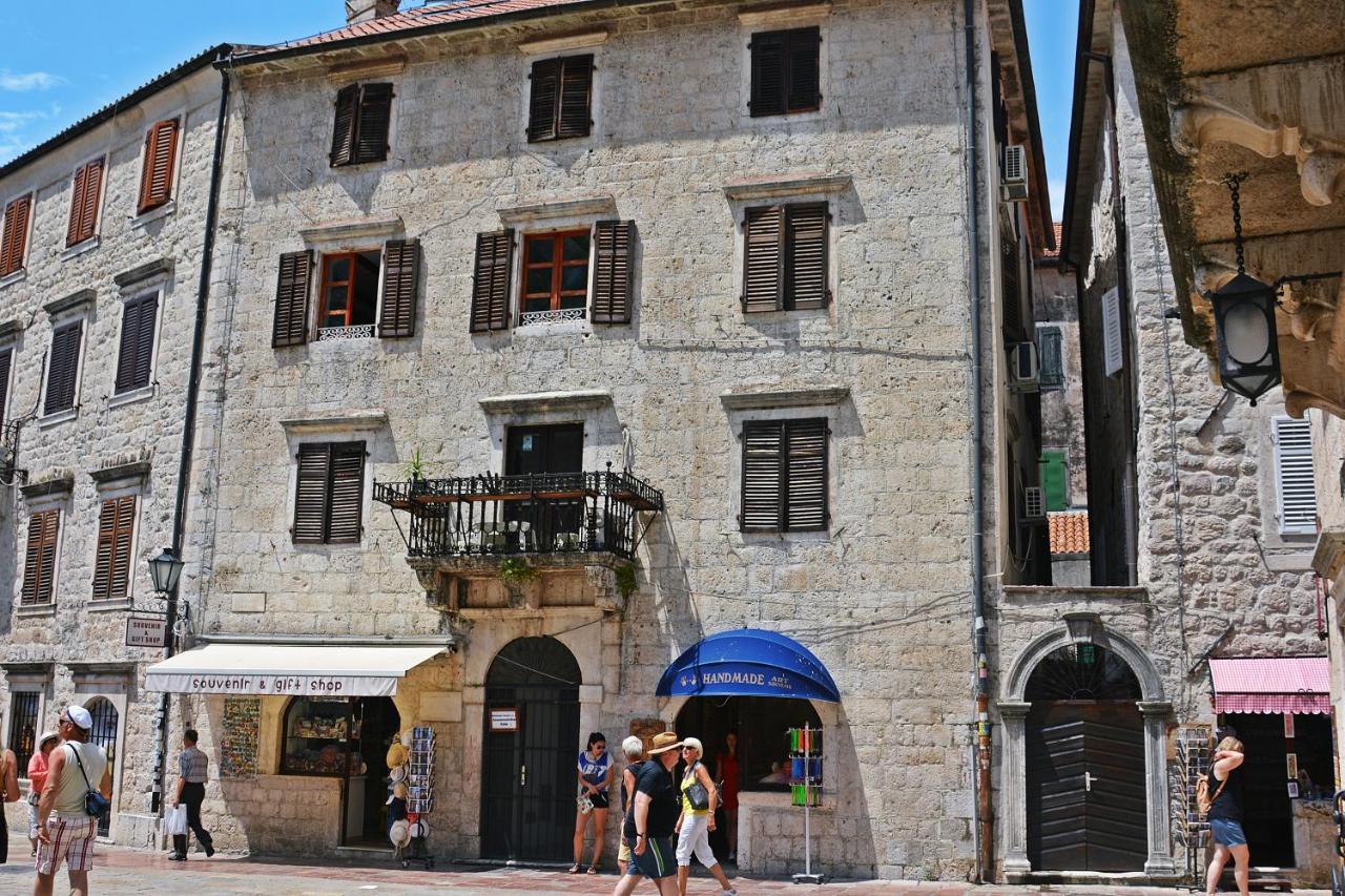 Montenegro Backpackers Home Cattaro Esterno foto